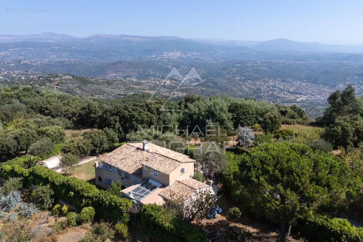 Maison à MANDELIEU-LA-NAPOULE