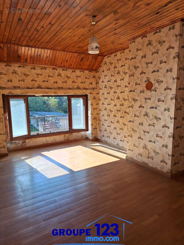 Maison à ESCAMPS