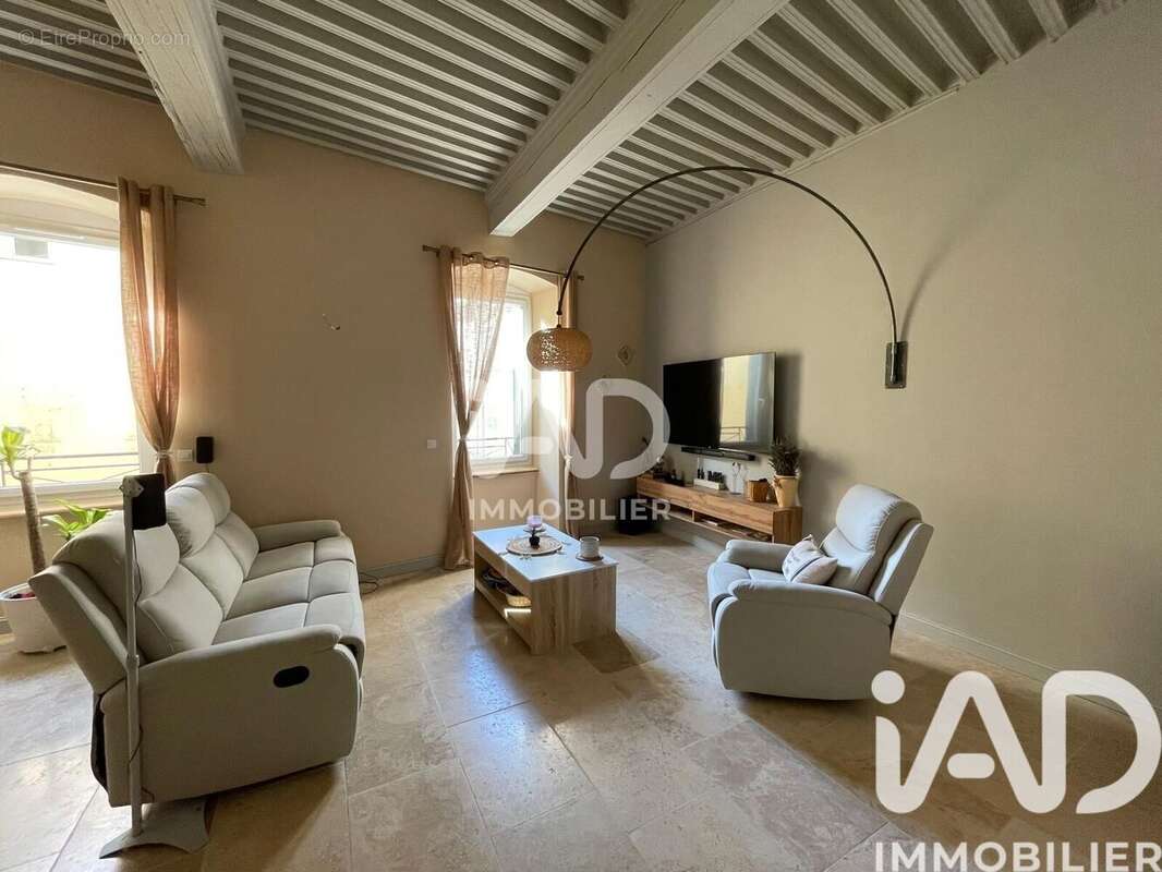 Maison 187 m² à Vallabregues  - photo 2