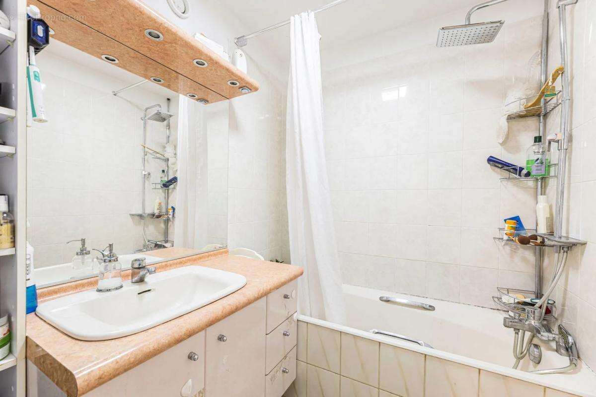 Appartement à AUBERVILLIERS