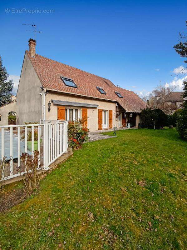 Maison à CLAYE-SOUILLY