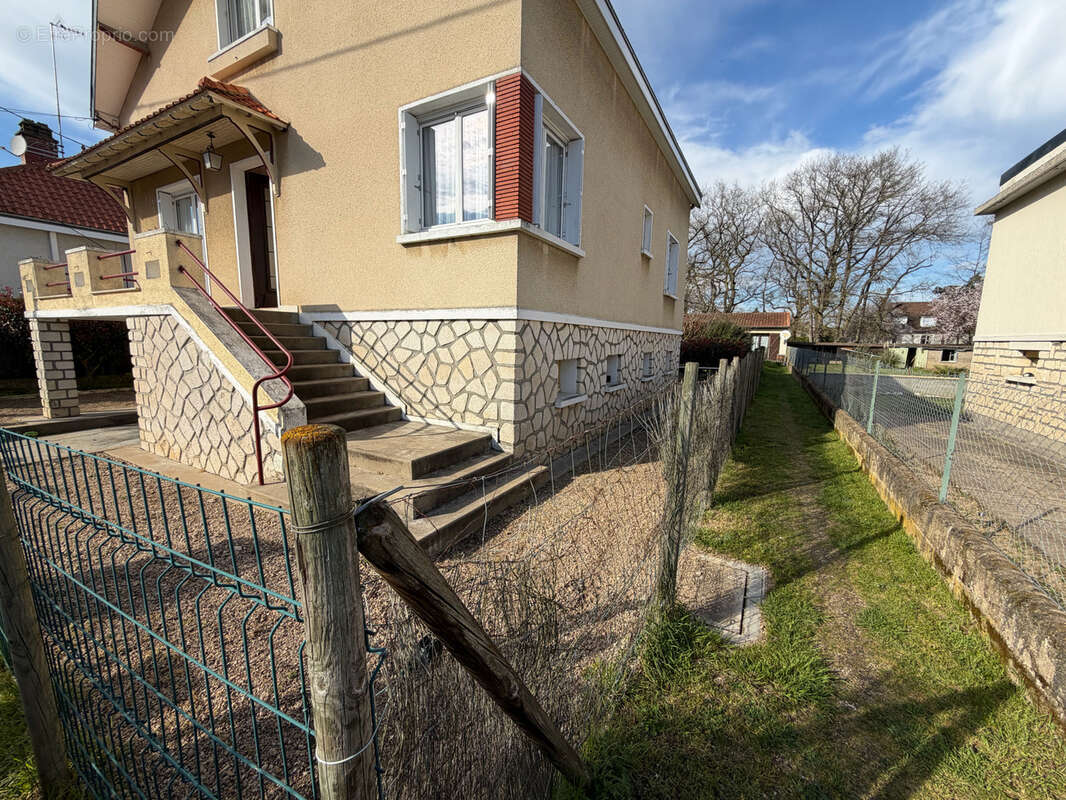 Maison à CHATELLERAULT