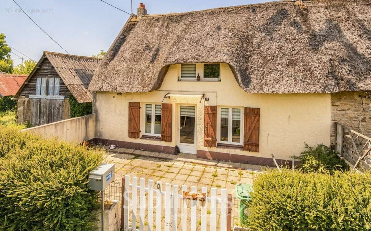 Maison à LA CHAPELLE-DES-MARAIS