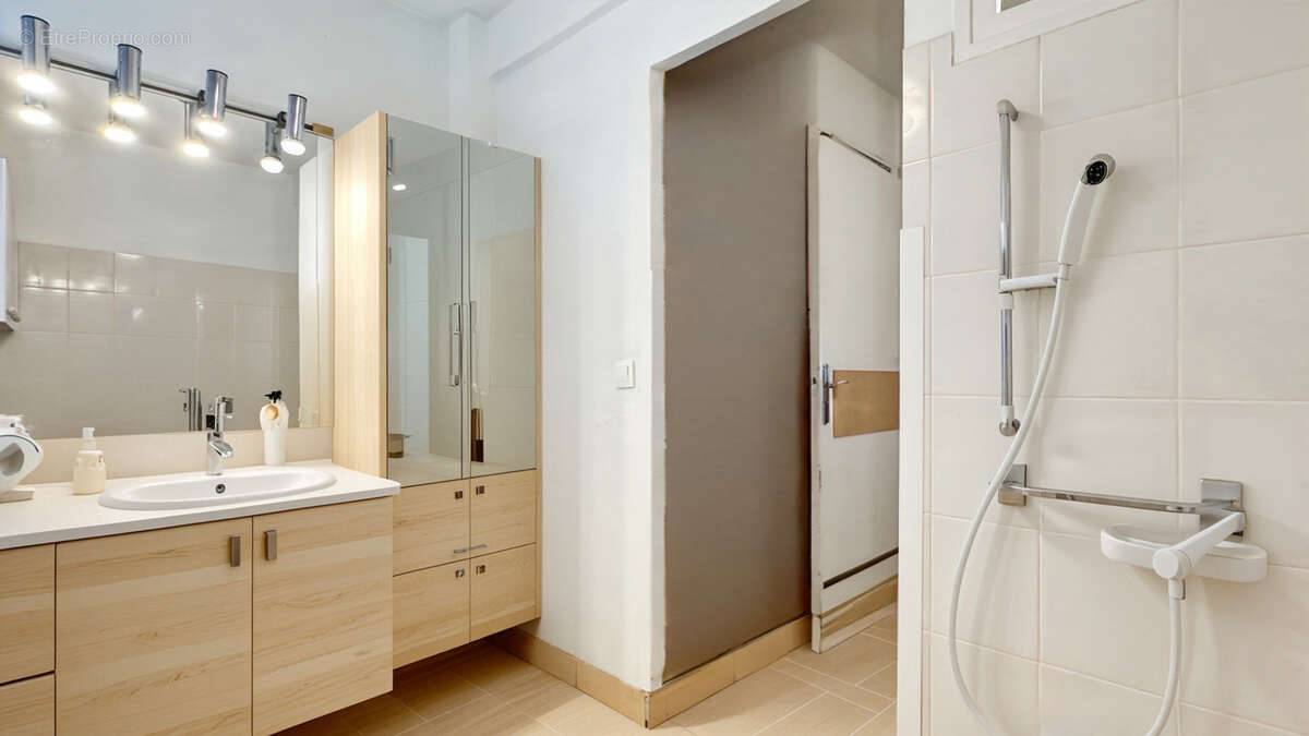 Maison à SAINT-NOM-LA-BRETECHE