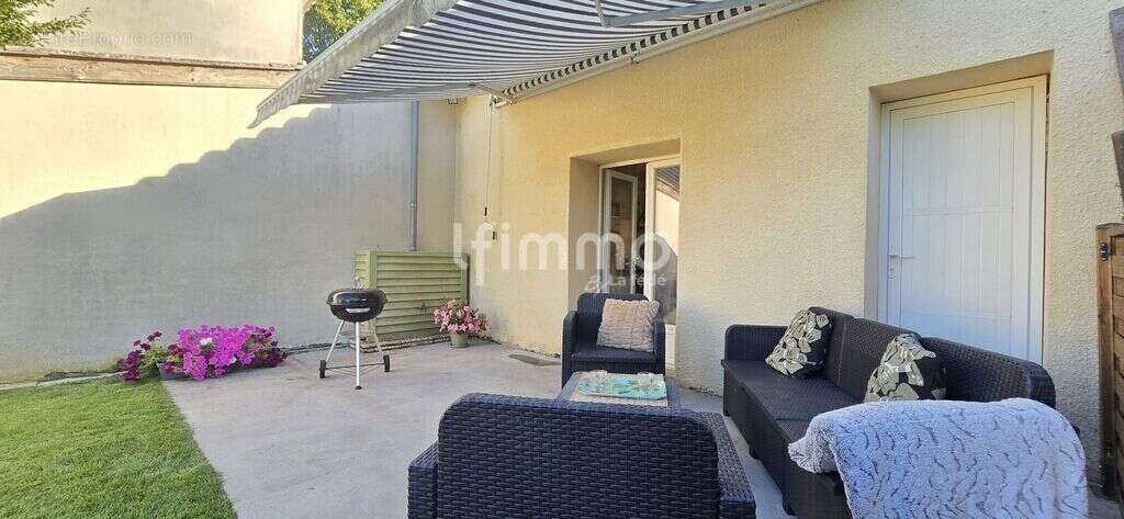 Maison avec grand garage et jardin - photo 9