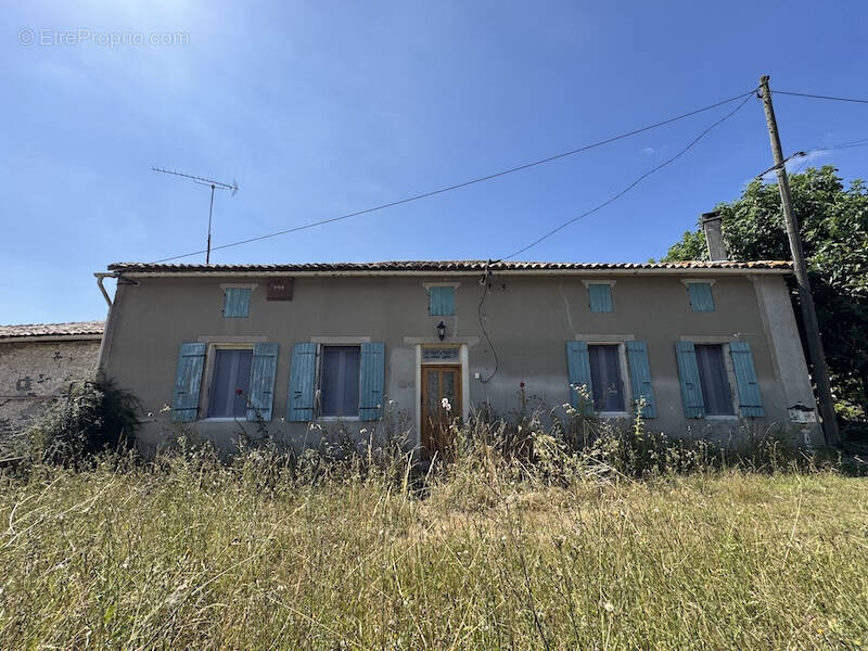 Maison à SAINTE-RAMEE