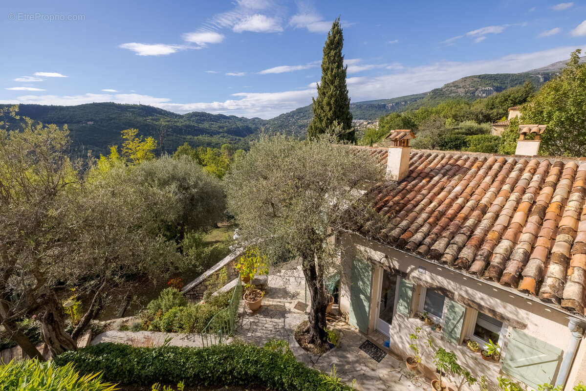 Maison à TOURRETTES-SUR-LOUP