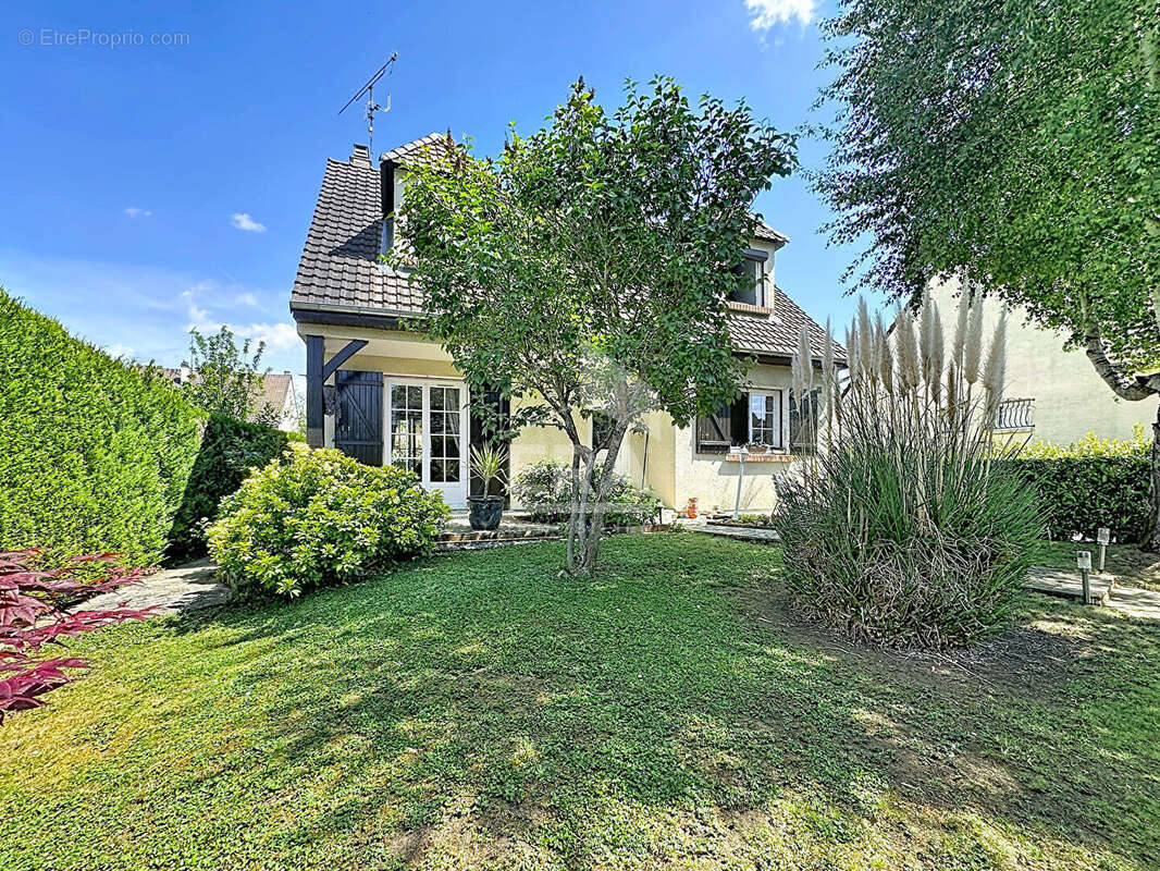 Maison à CHAUMONTEL