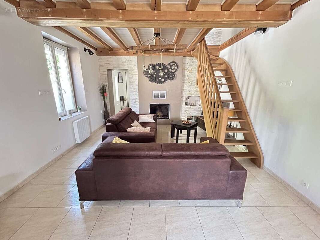 Maison 150 m² à Pluvet  - photo 6