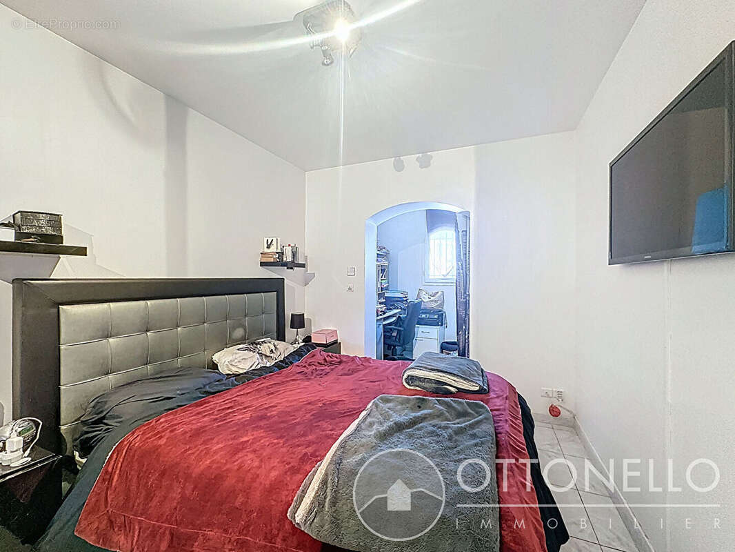 Maison à ROQUEBRUNE-SUR-ARGENS