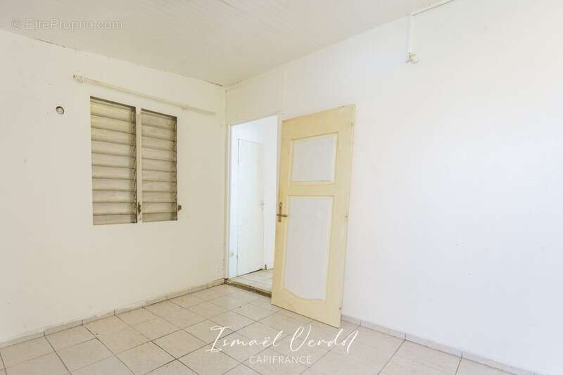 Maison à BAIE-MAHAULT