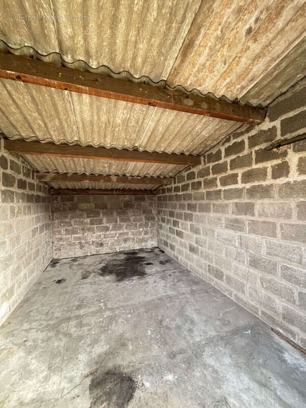 Parking à VITRY-SUR-ORNE