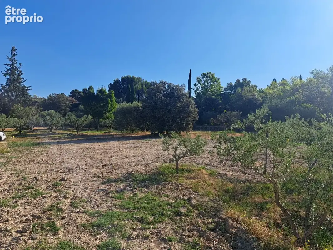 Terrain à LAGNES