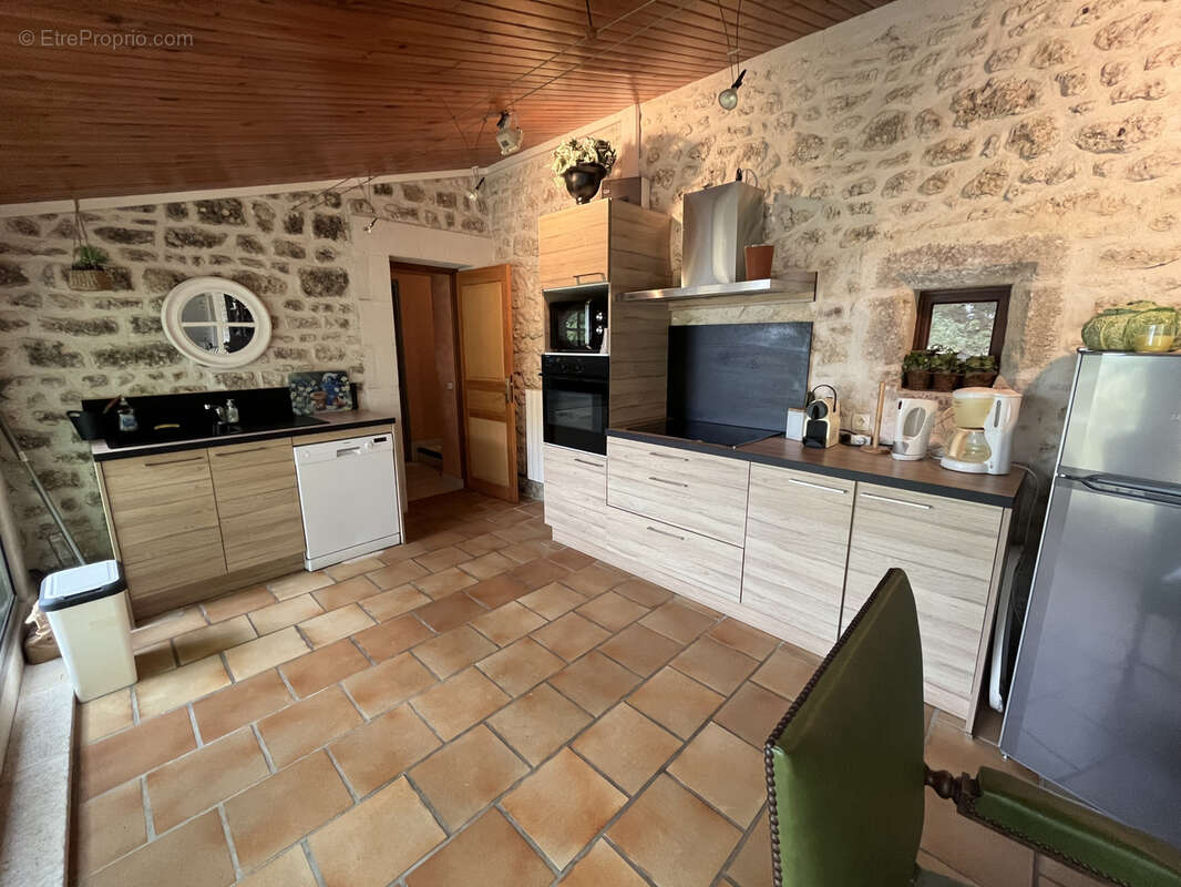 Maison à ROULLET-SAINT-ESTEPHE