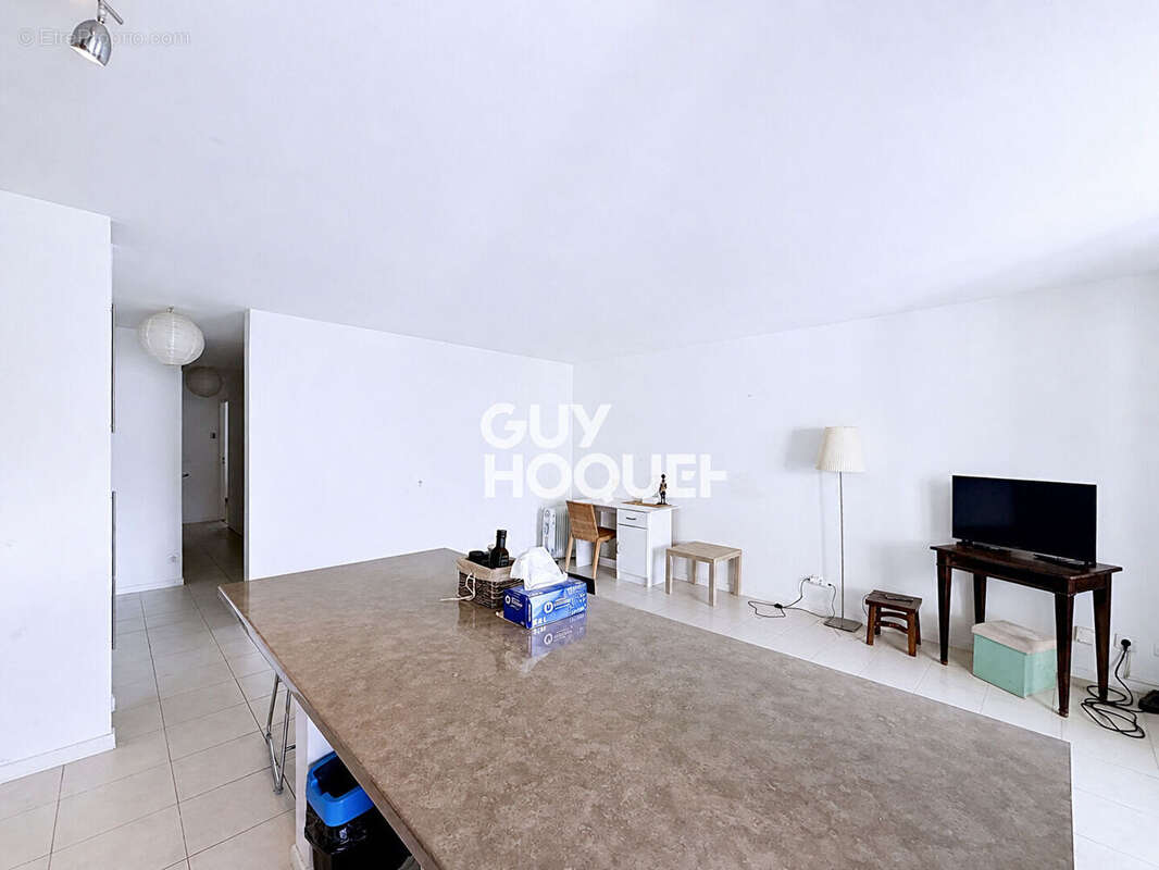 Appartement à MOUANS-SARTOUX