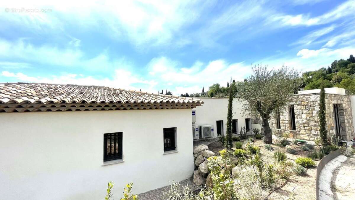 Appartement à OPIO