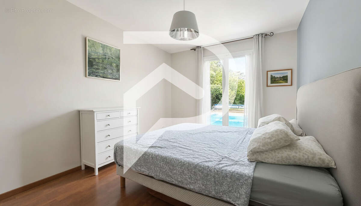 Maison avec piscine 8 pièces 200 m² - photo 8