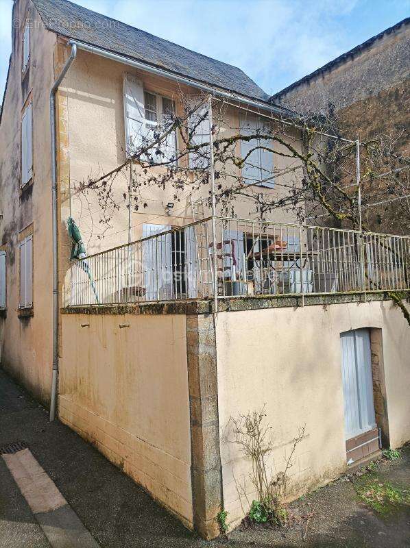 Immeuble idéal investisseur – Local commercial loué – Place principale de Cazals - photo 11
