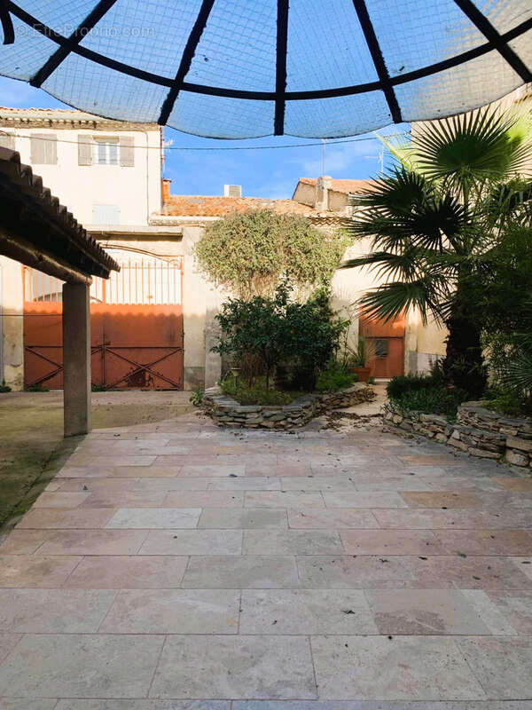 Maison à SAINT-GILLES