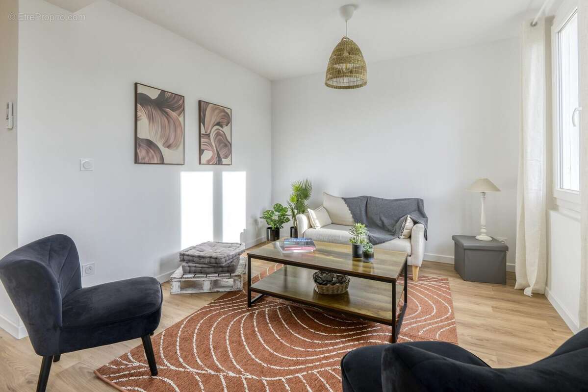 Maison à SAINT-SEBASTIEN-SUR-LOIRE