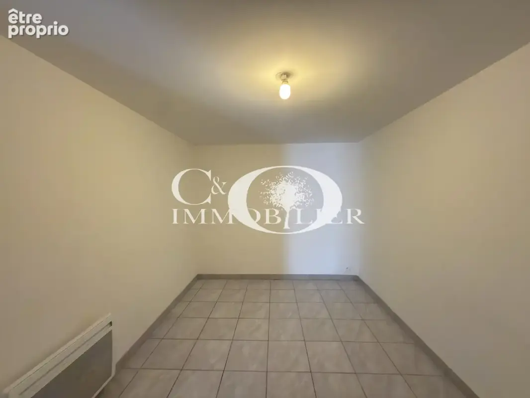 Maison 3 chambres + un bureau - garage et 622 m2 de terrain - photo 9