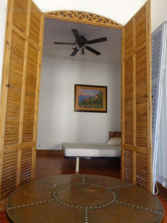 Appartement à MARSEILLE-5E