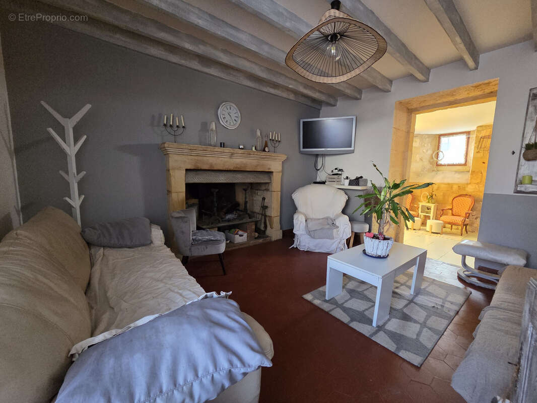 Ensemble immobilier dans le bourg du village - photo 7