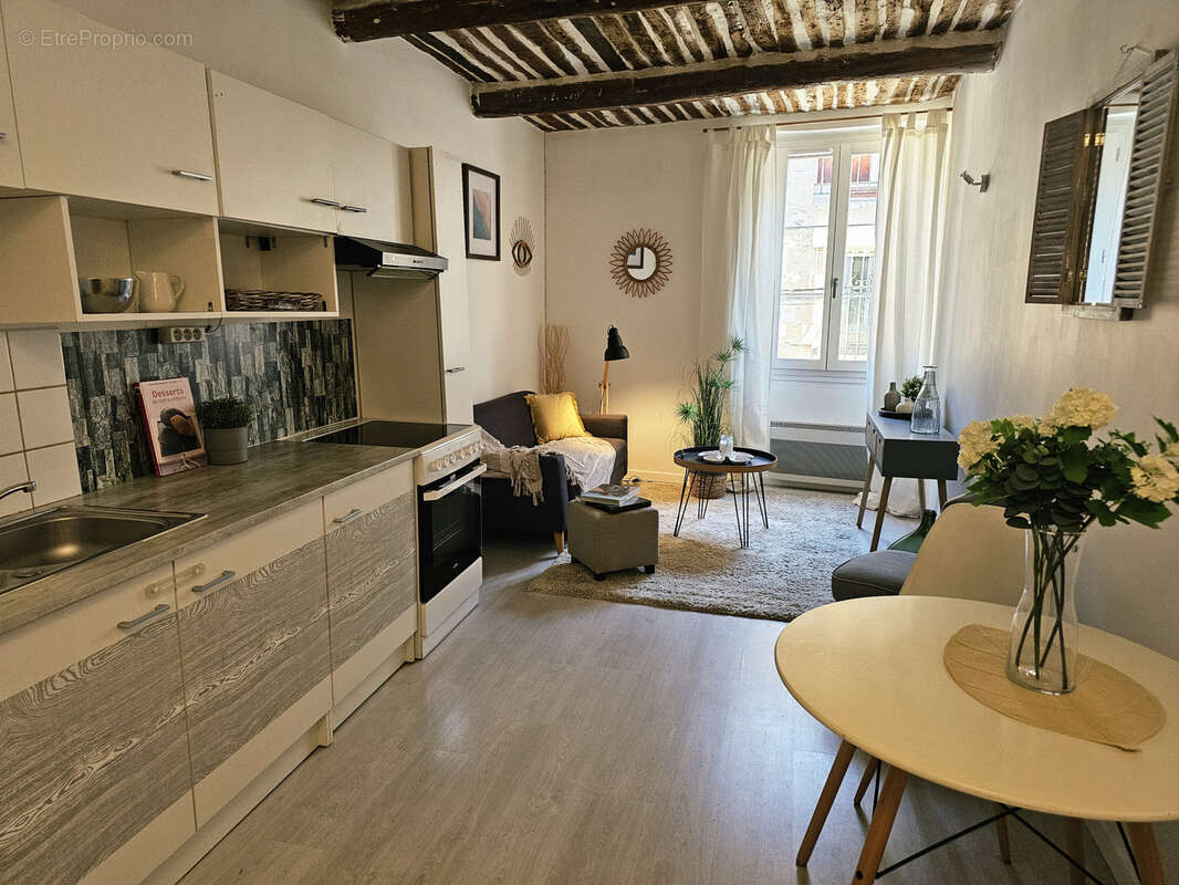 Appartement à ROGNES