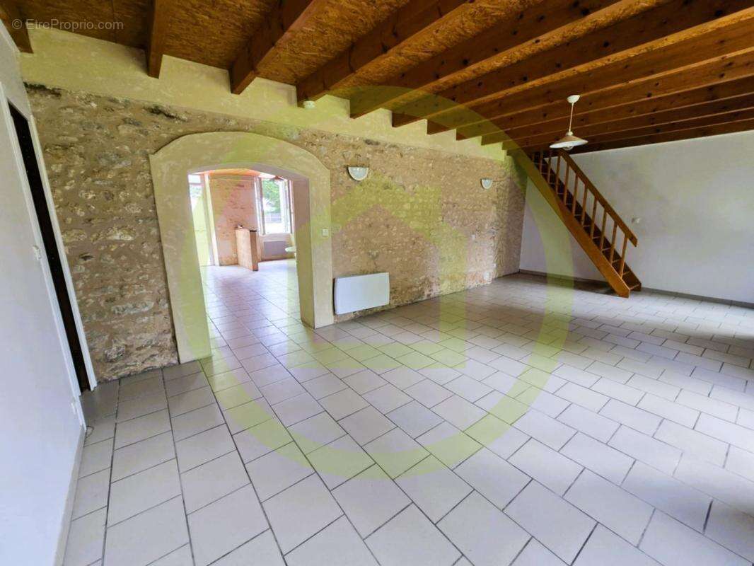 Maison à SAINT-CIERS-SUR-GIRONDE