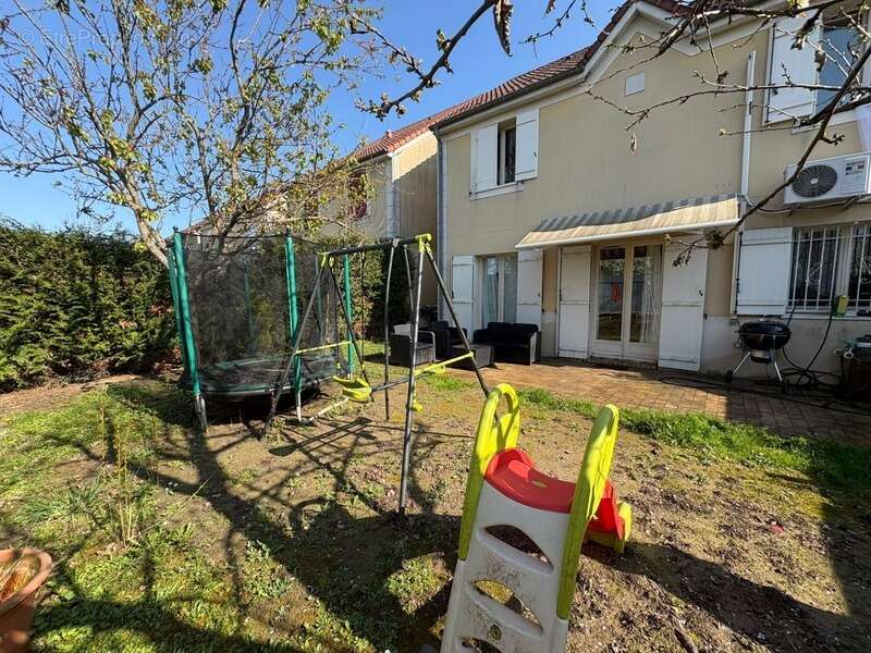 Maison à LES PAVILLONS-SOUS-BOIS