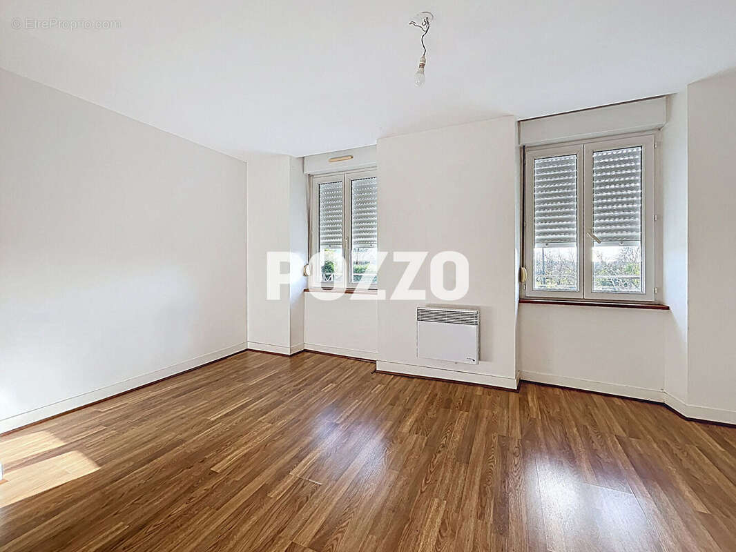 Maison à MONTAIGU-LES-BOIS