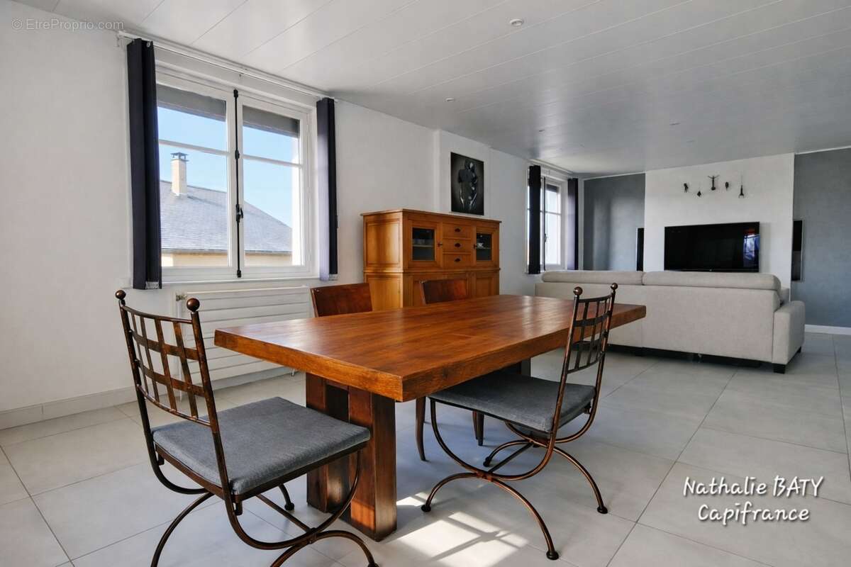 Belle opportunité à saisir - Maison familiale 174 m² – Vue dégagée, calme et potentiel rare à Gruffy - photo 3