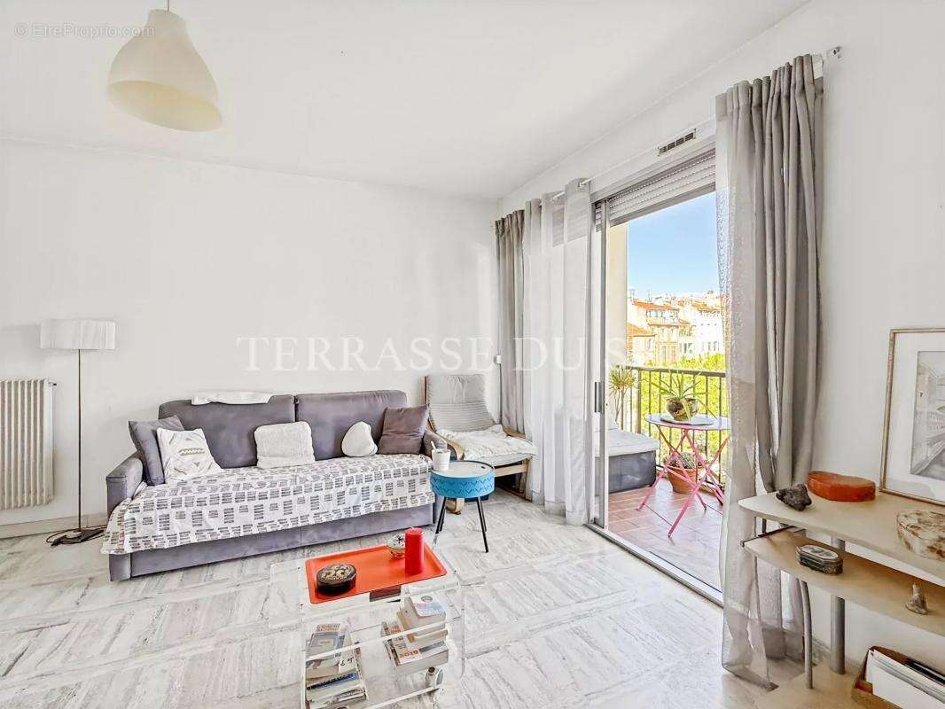 Appartement à MARSEILLE-7E