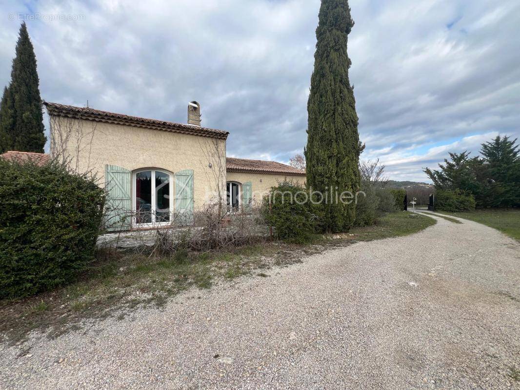 Maison à TOURRETTES