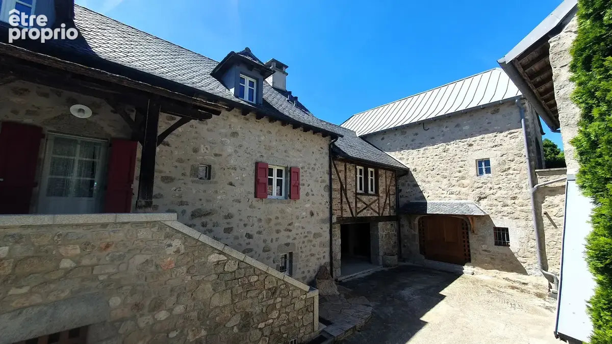 LUNAC  Propriété de caractère en pierre rénovée .220 m² habitables  Dépendances  Spa Terrain 1 805 m² - photo 15