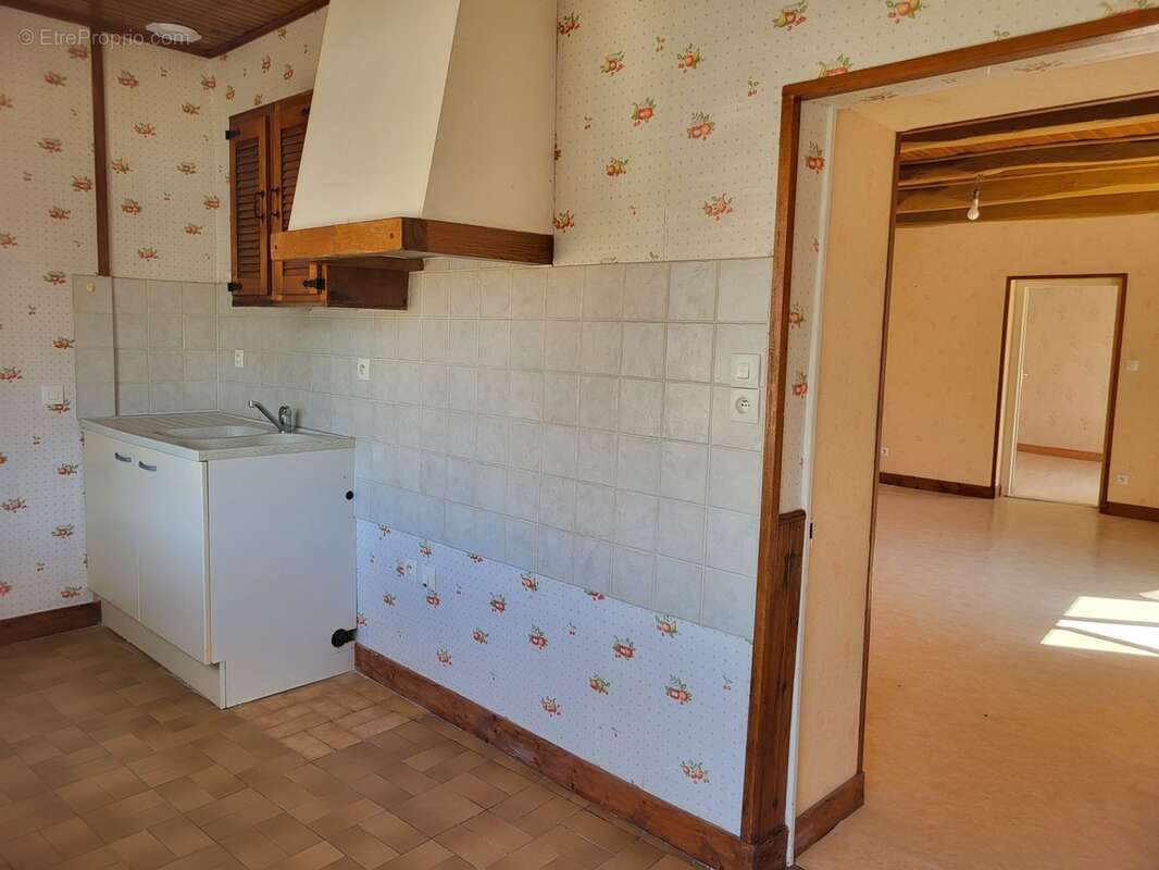 Maison à vendre 5 pièces THENEZAY (79) Terrain 771 m² - photo 3
