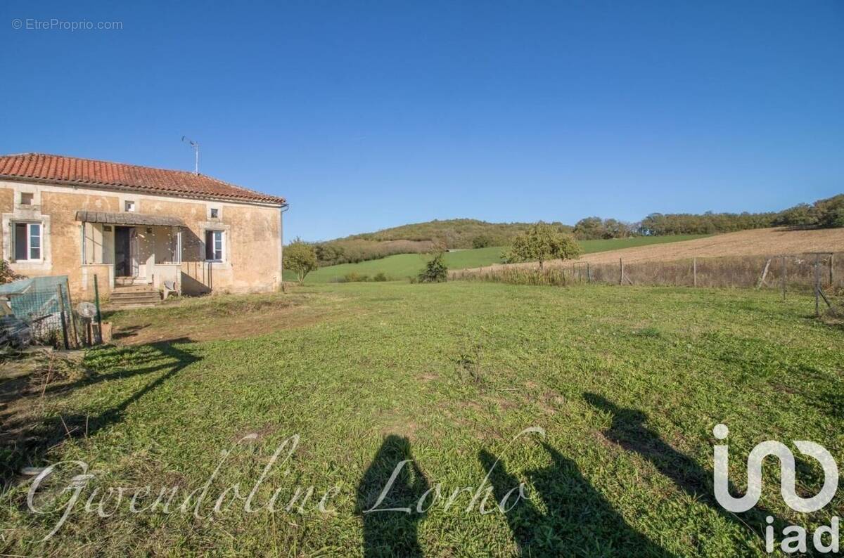 Photo 1 - Maison à CUZORN