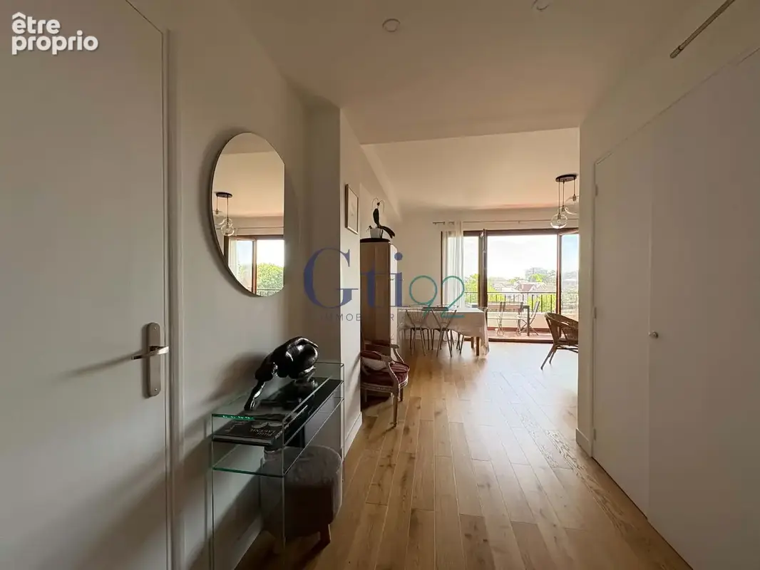 Vue exceptionnelle sur tout paris - magnifique 3 pieces de 80m2 avec 11m2 de terrasse + balcon - photo 9