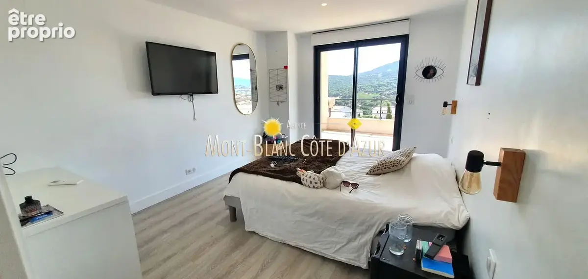 Villa 4 chambres, grand sejour, piscine, magnifique vue degagee jusqu'a la mer - photo 20