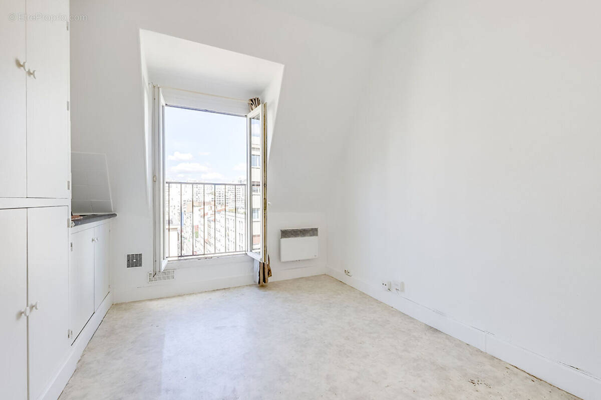 Appartement à PARIS-14E