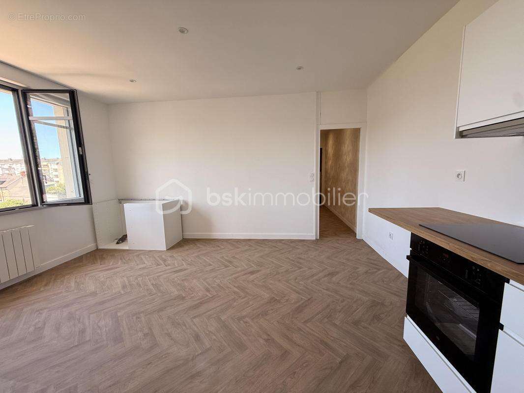 Appartement T2 entièrement rénové – À 8 minutes à pied du centre historique de Vitré - photo 3