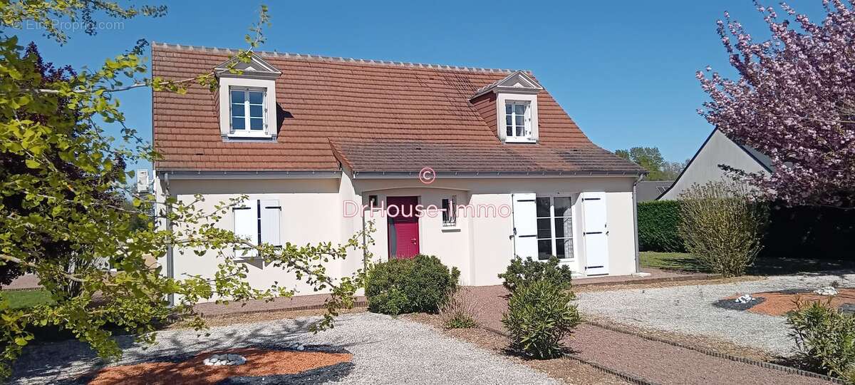 Maison à CLERE-LES-PINS