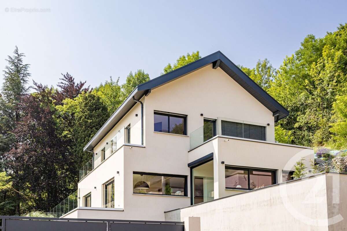 Maison à SAINT-MARTIN-LE-VINOUX