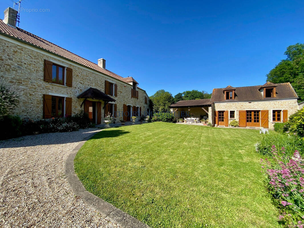Maison à THOIRY