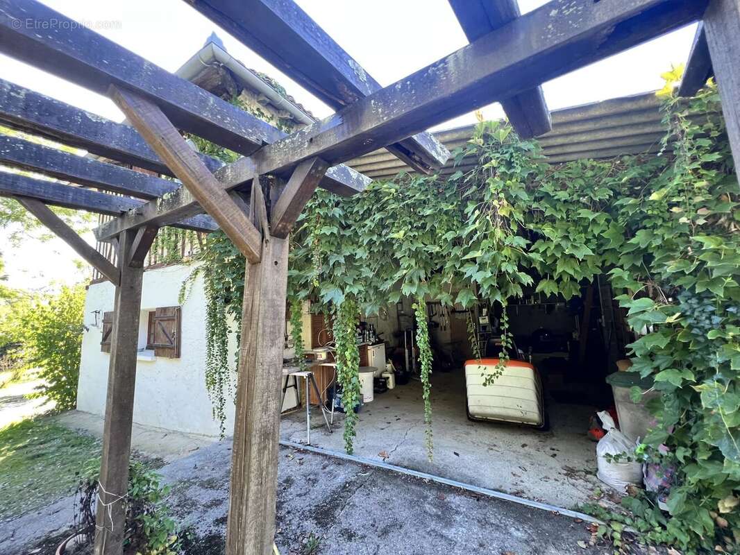 Agréable maison gasconne, cosy et pleine de charme, offrant 2 à 3 chambres et une belle piscine. - photo 13