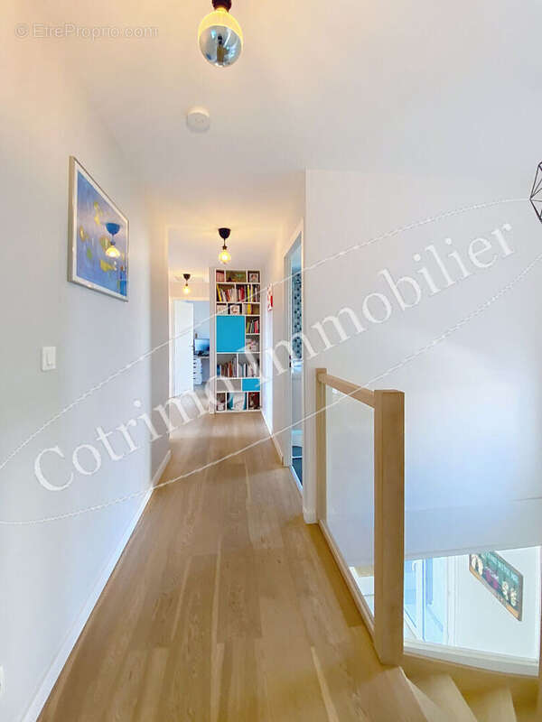 Genas Maison 150m² hab.+Piscine +garage - photo 6