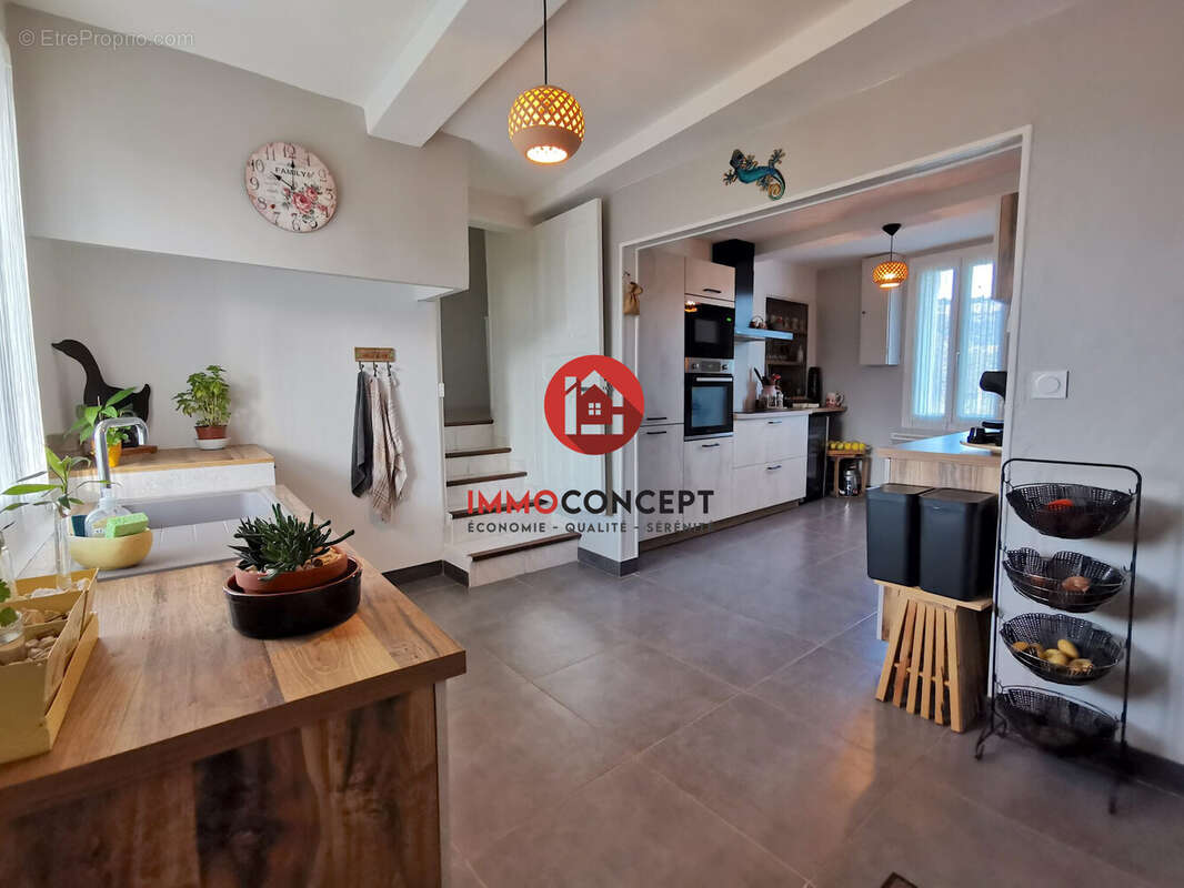 Maison 110 m² à Chusclan  - photo 4