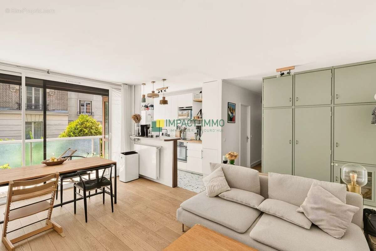 Appartement à LA GARENNE-COLOMBES