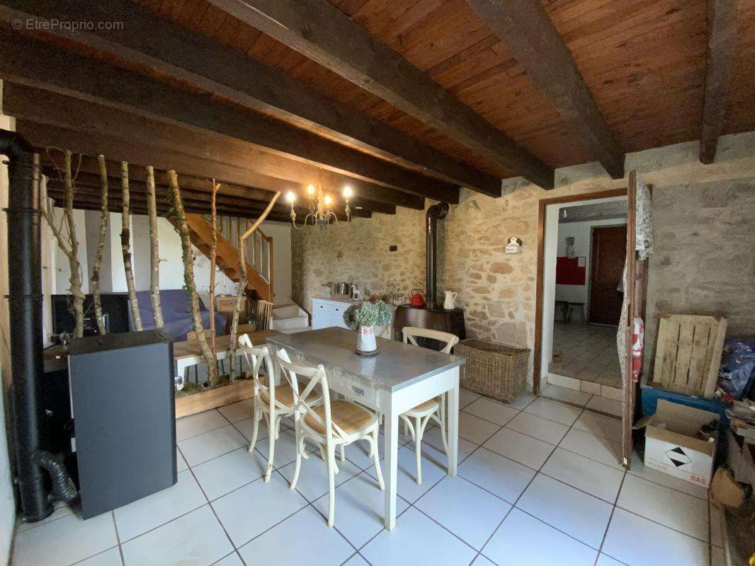 Maison à BUSSIERE-GALANT