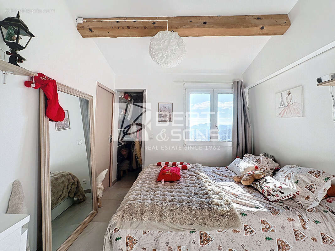 Maison à MANDELIEU-LA-NAPOULE